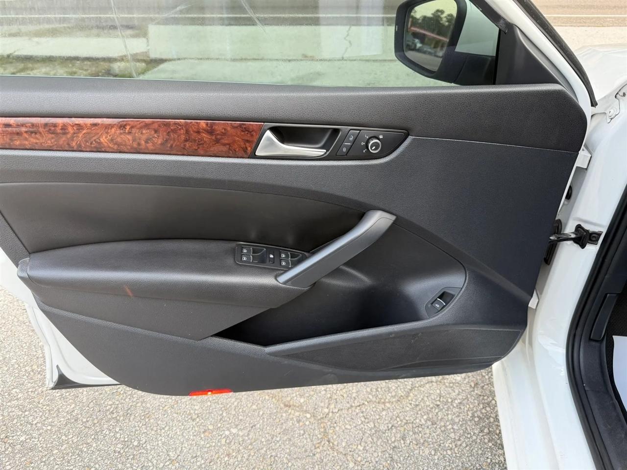 Volkswagen Passat 2.0L TDI SEL Premium 2013