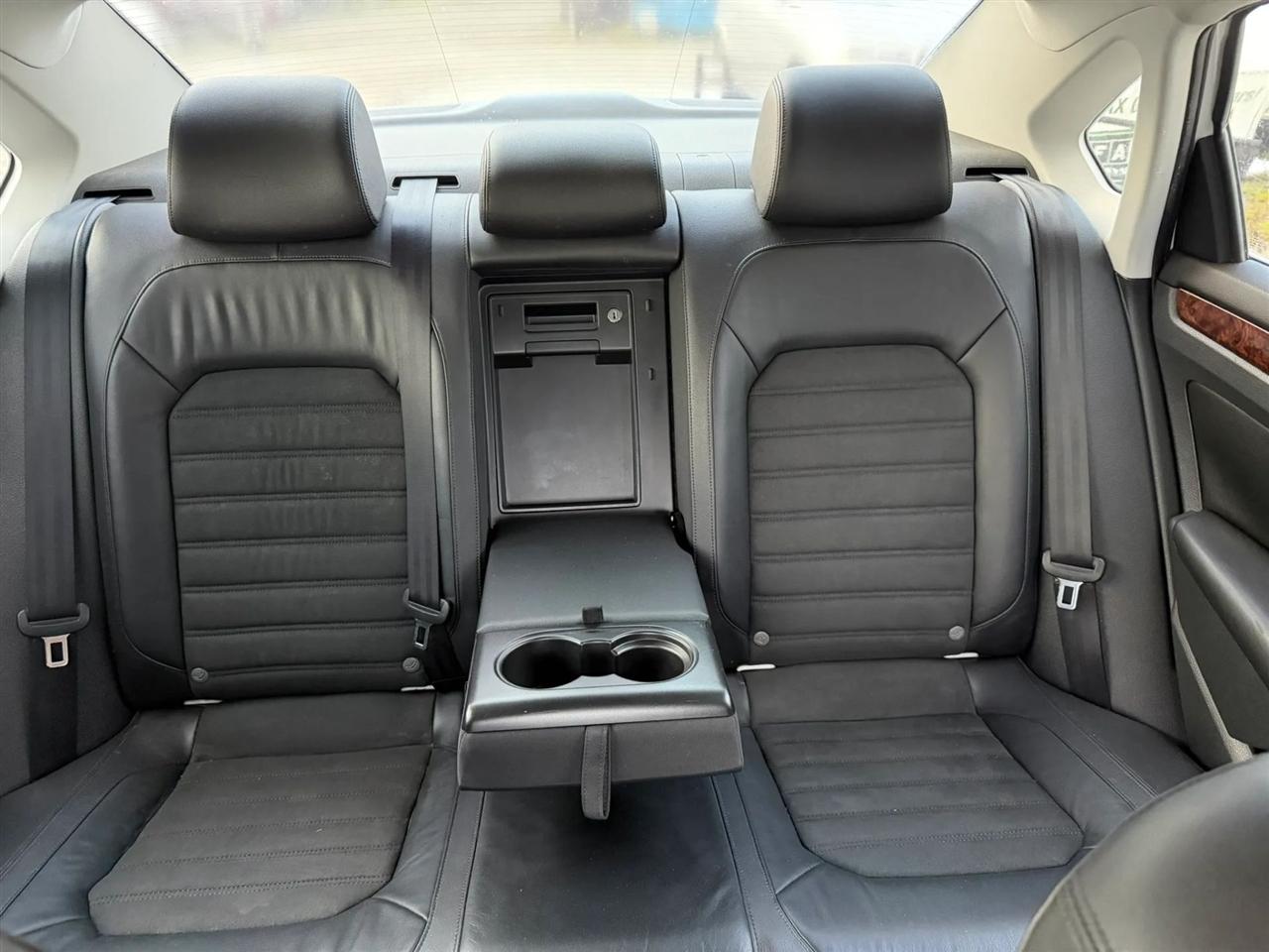 Volkswagen Passat 2.0L TDI SEL Premium 2013