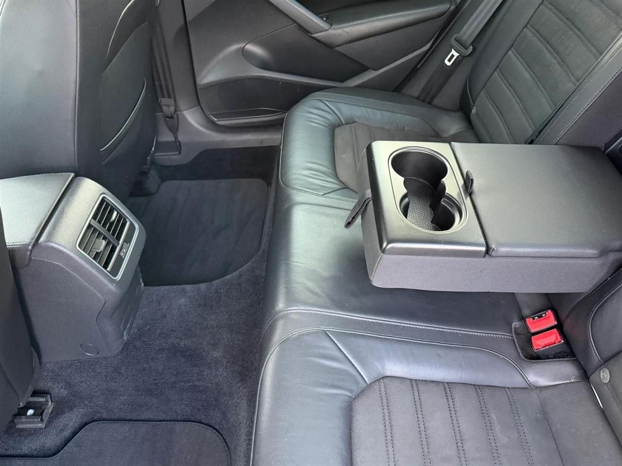 Volkswagen Passat 2.0L TDI SEL Premium 2013