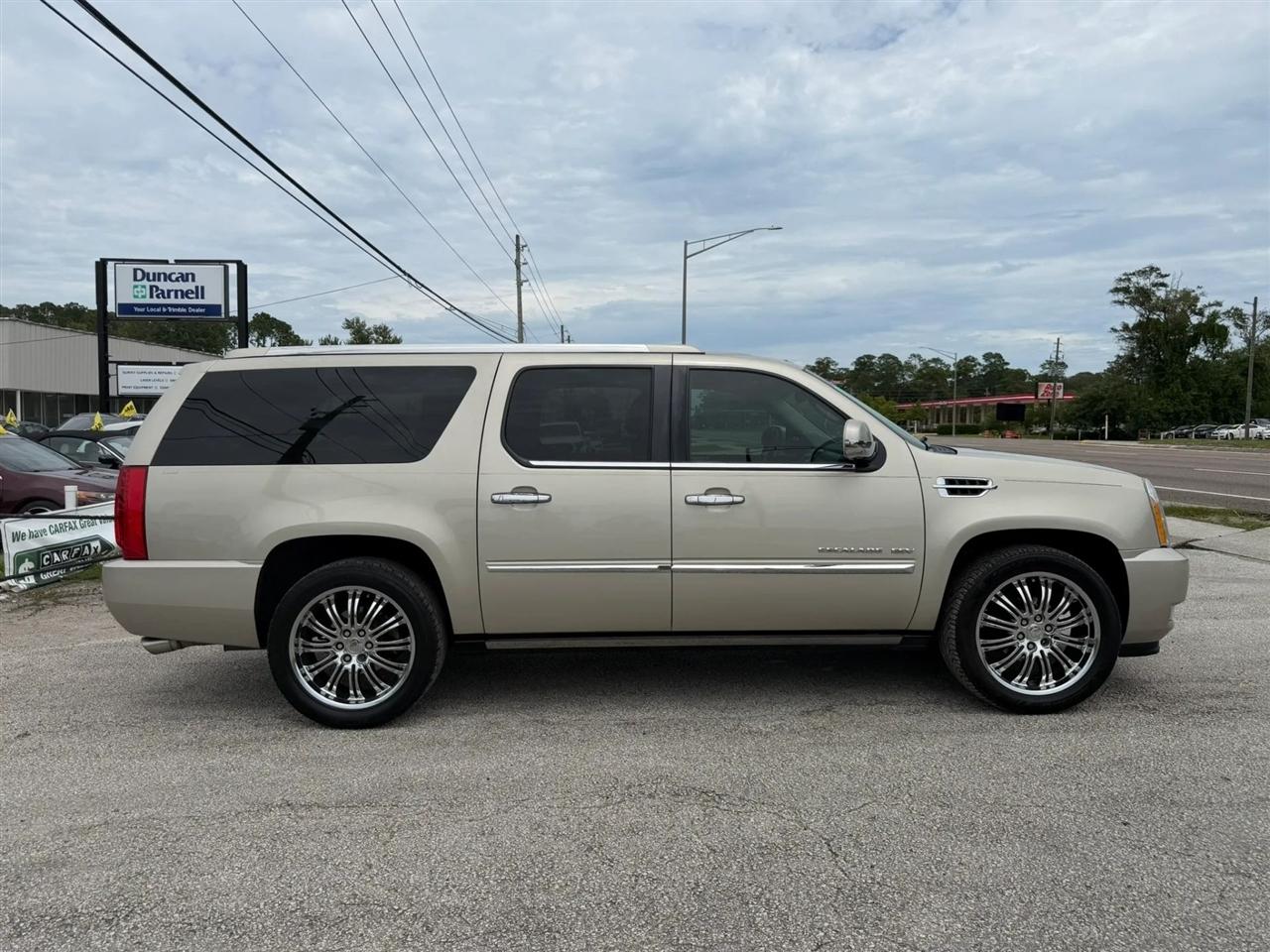 Cadillac Escalade ESV  2013