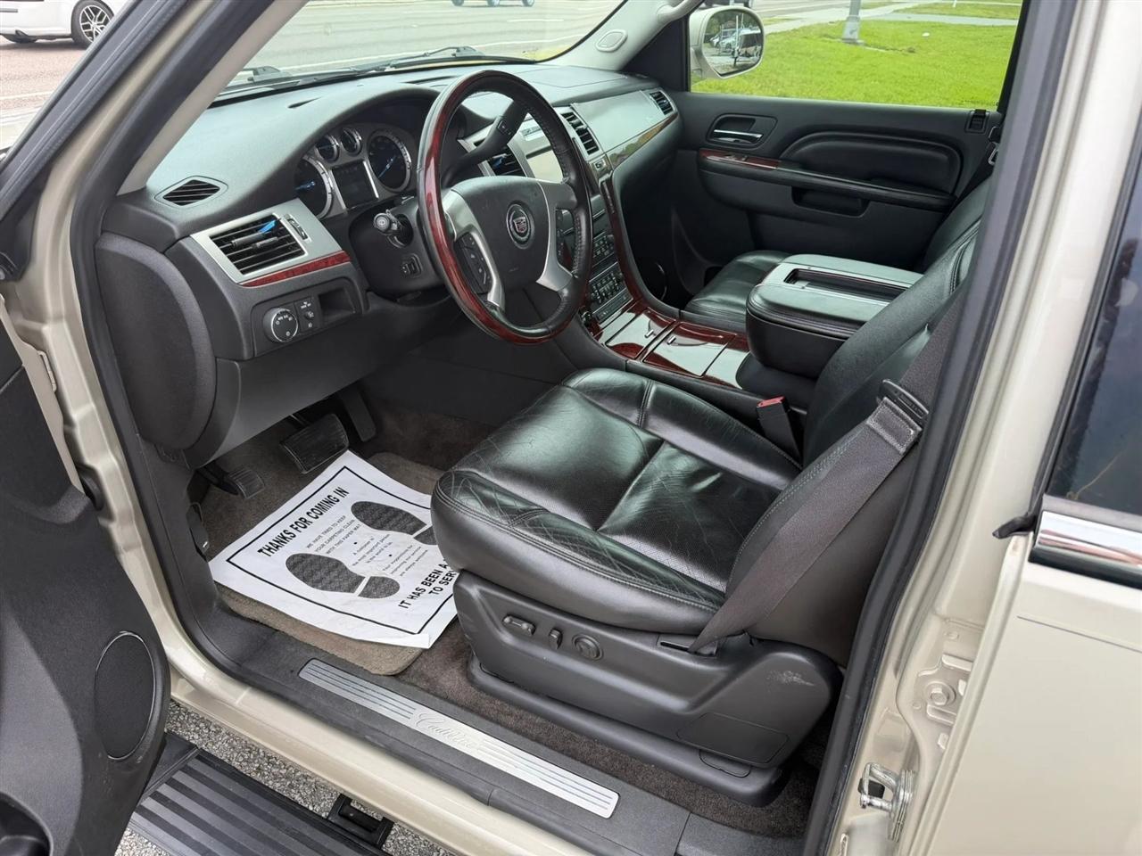 Cadillac Escalade ESV  2013