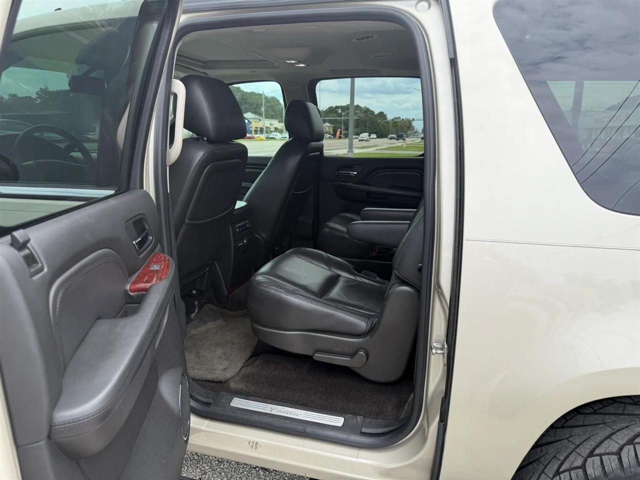 Cadillac Escalade ESV  2013