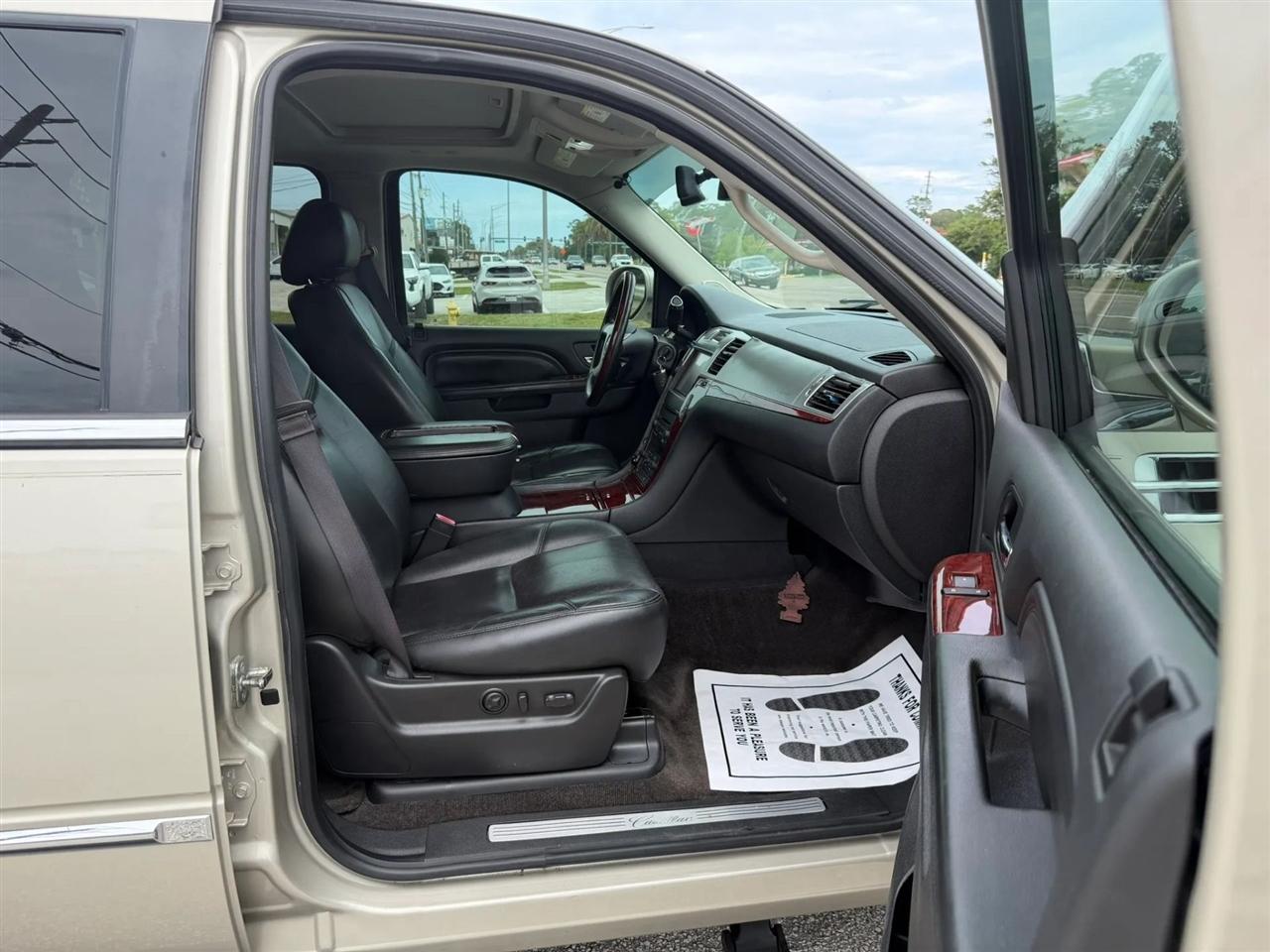 Cadillac Escalade ESV  2013