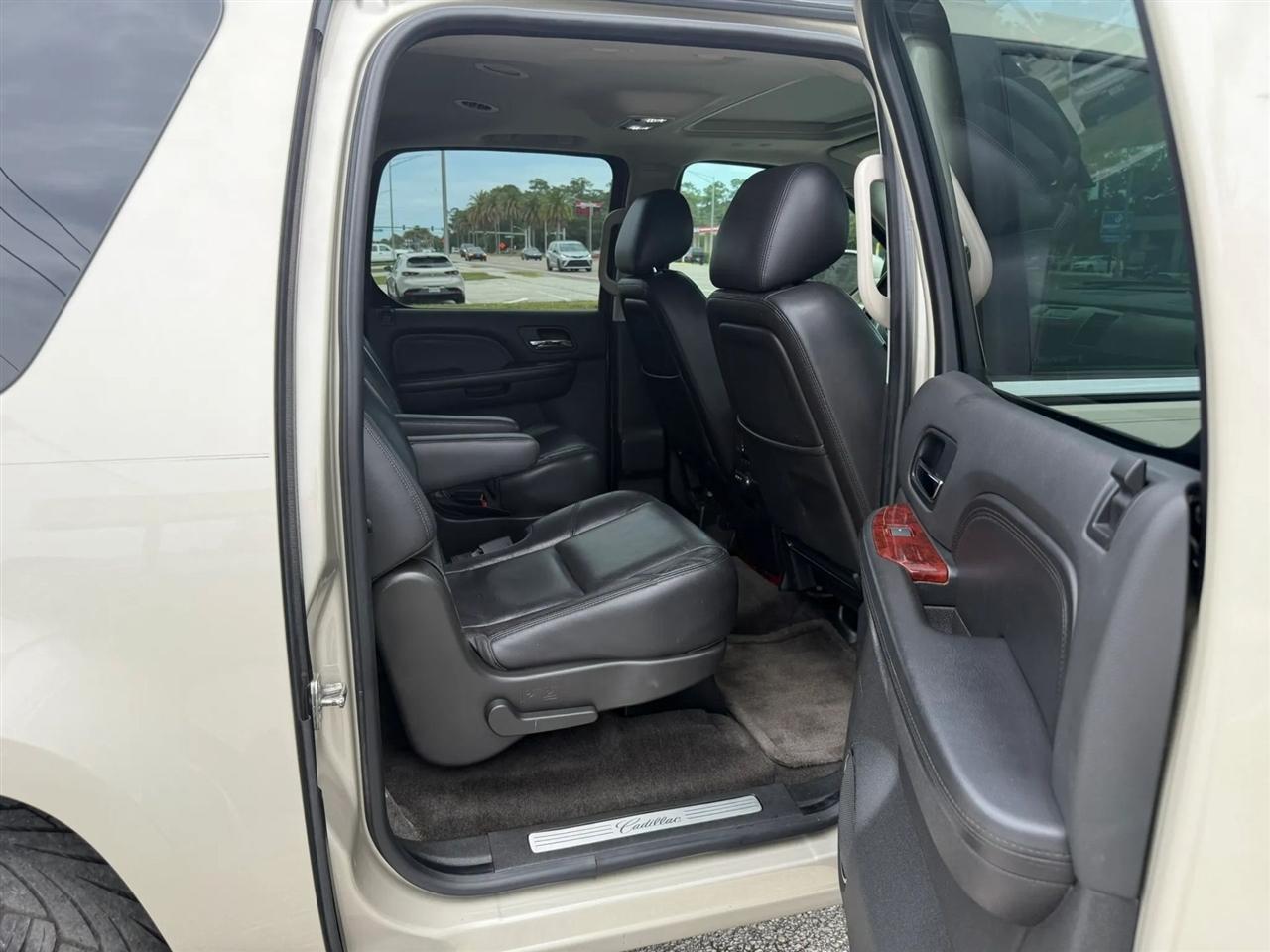 Cadillac Escalade ESV  2013