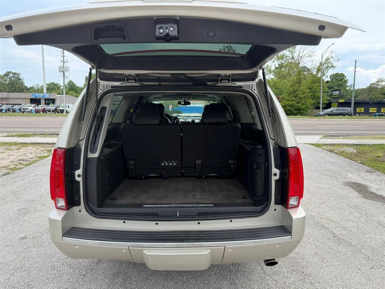 Cadillac Escalade ESV  2013