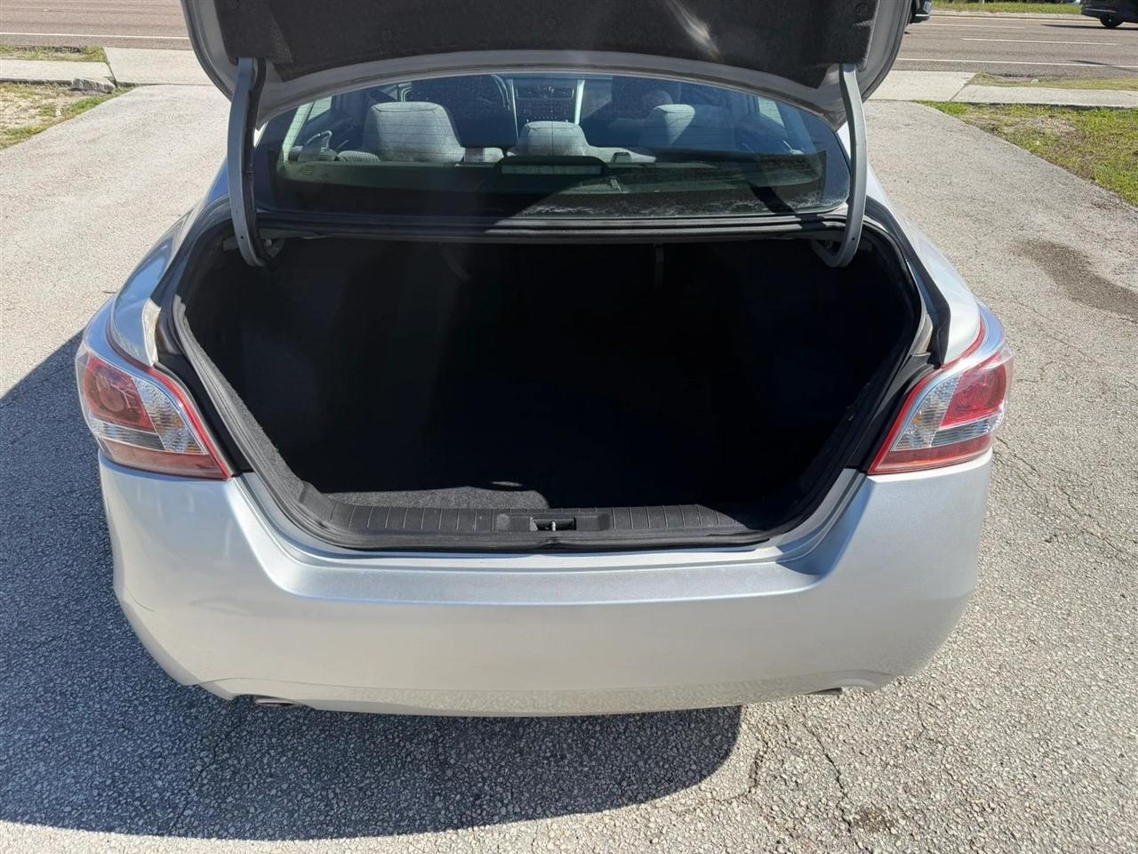 Nissan Altima 2.5 S 2013