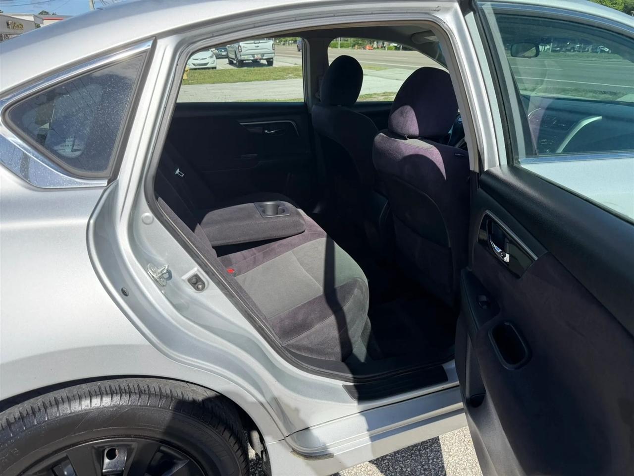 Nissan Altima 2.5 S 2013