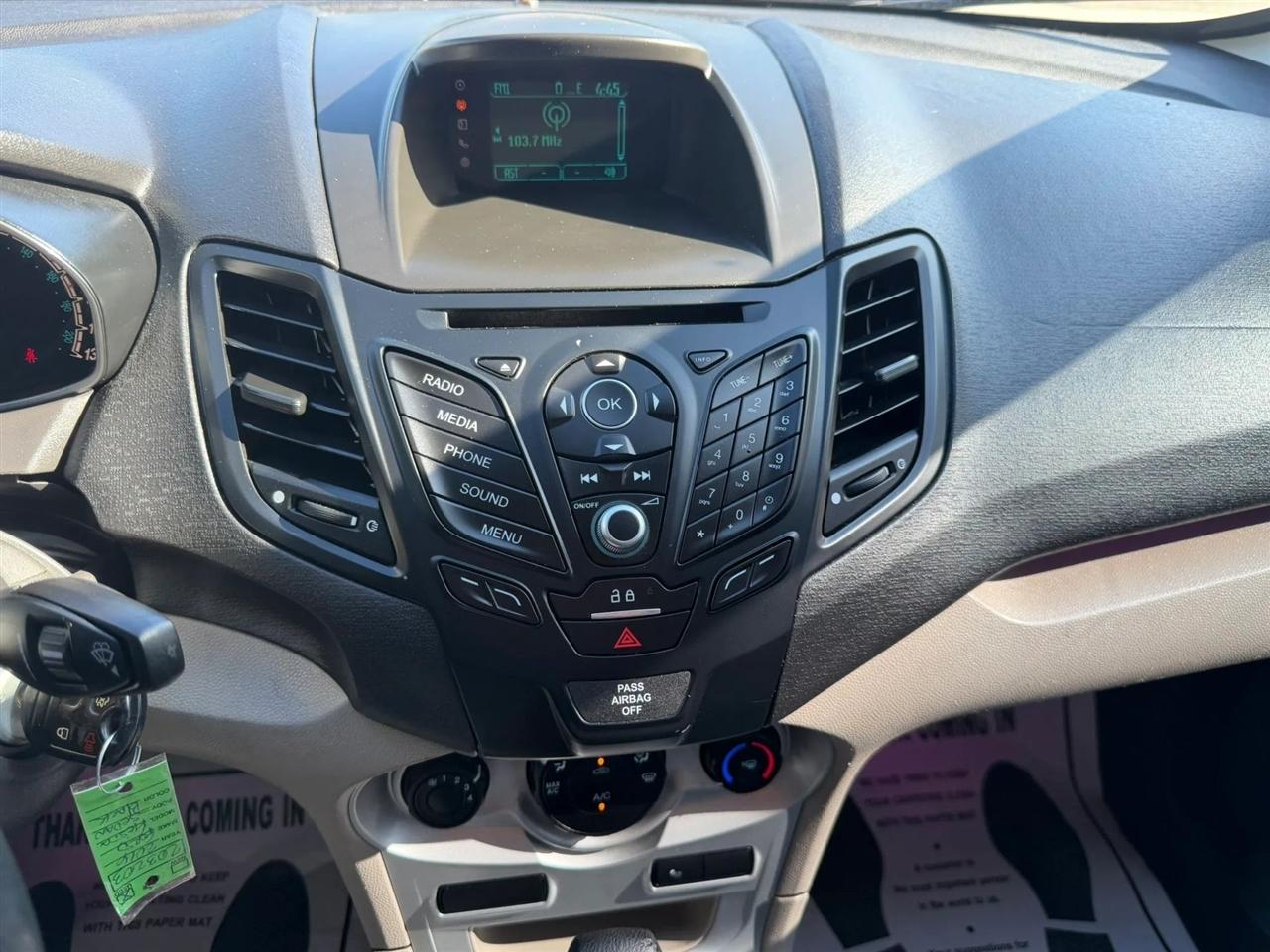Ford Fiesta SE Sedan 2016