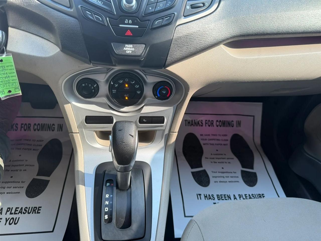 Ford Fiesta SE Sedan 2016