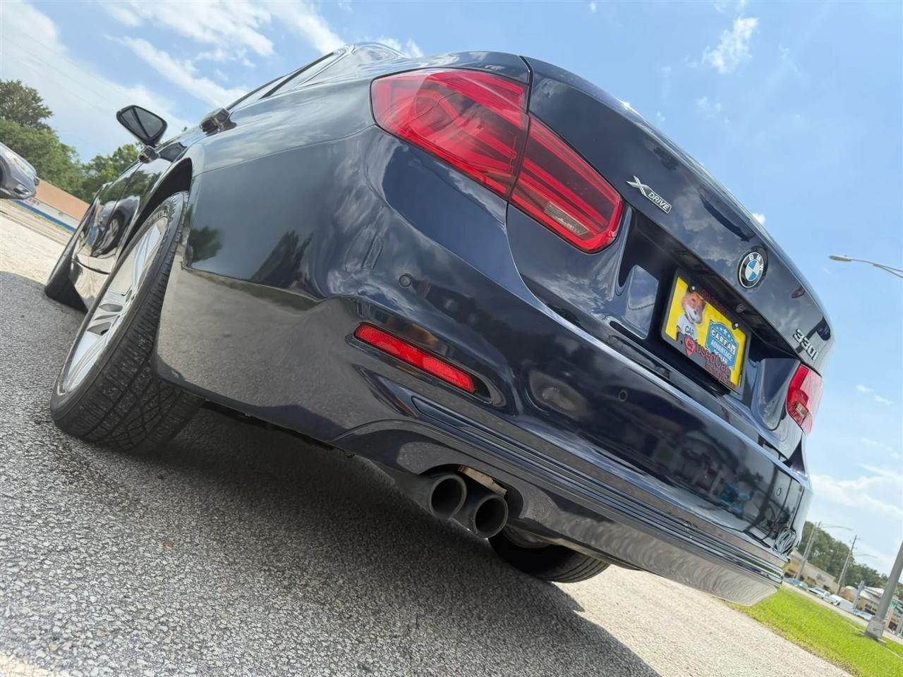 BMW 3-Series 330i xDrive SULEV Sedan 2017