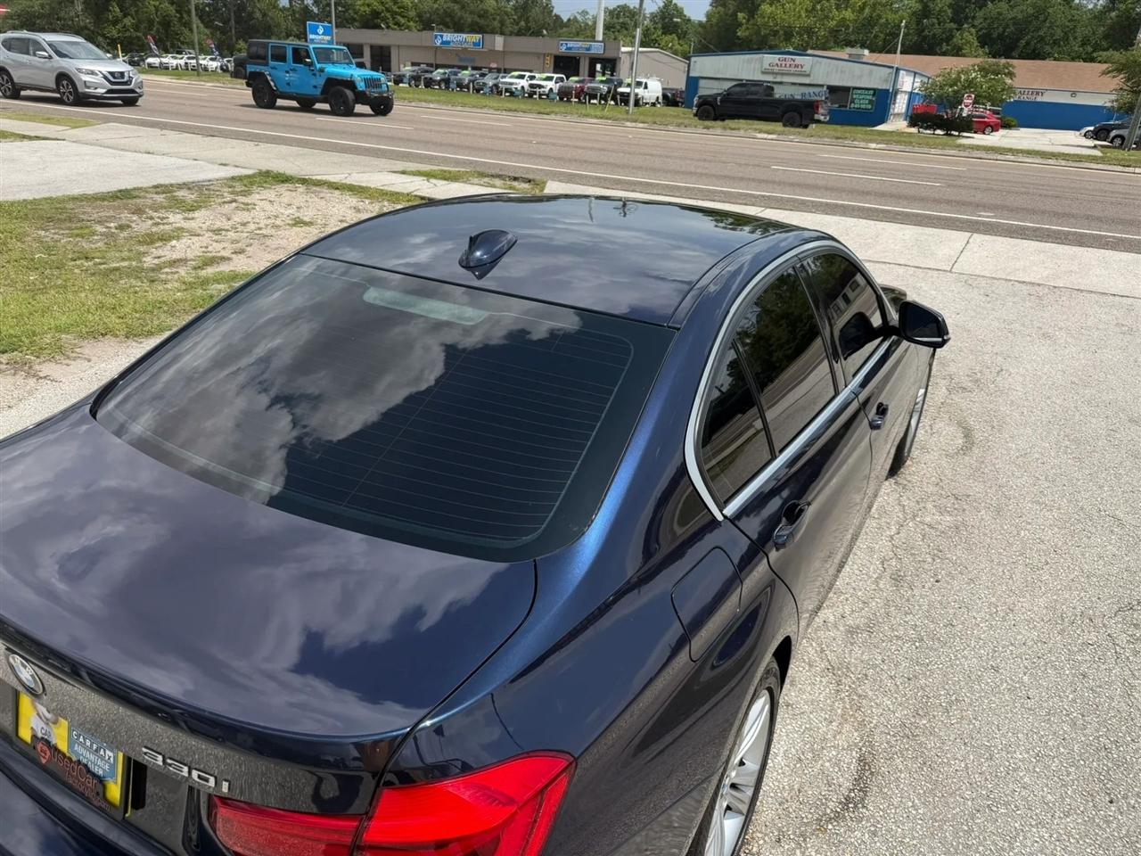 BMW 3-Series 330i xDrive SULEV Sedan 2017