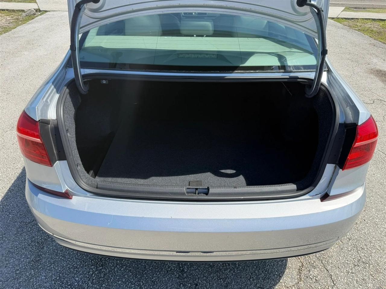 Volkswagen Passat SE PZEV 6A 2016
