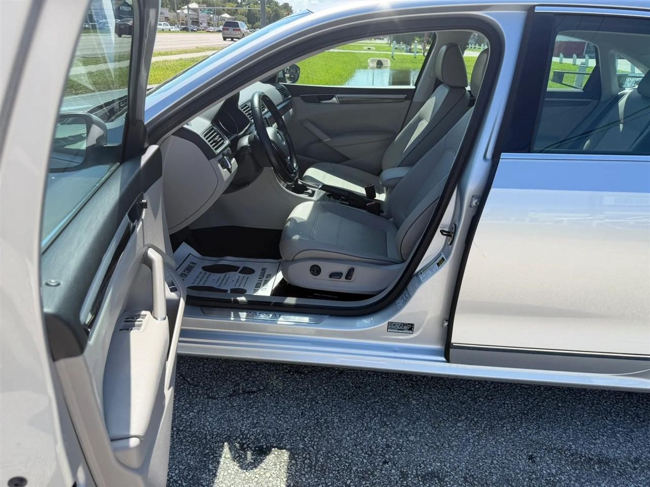Volkswagen Passat SE PZEV 6A 2016