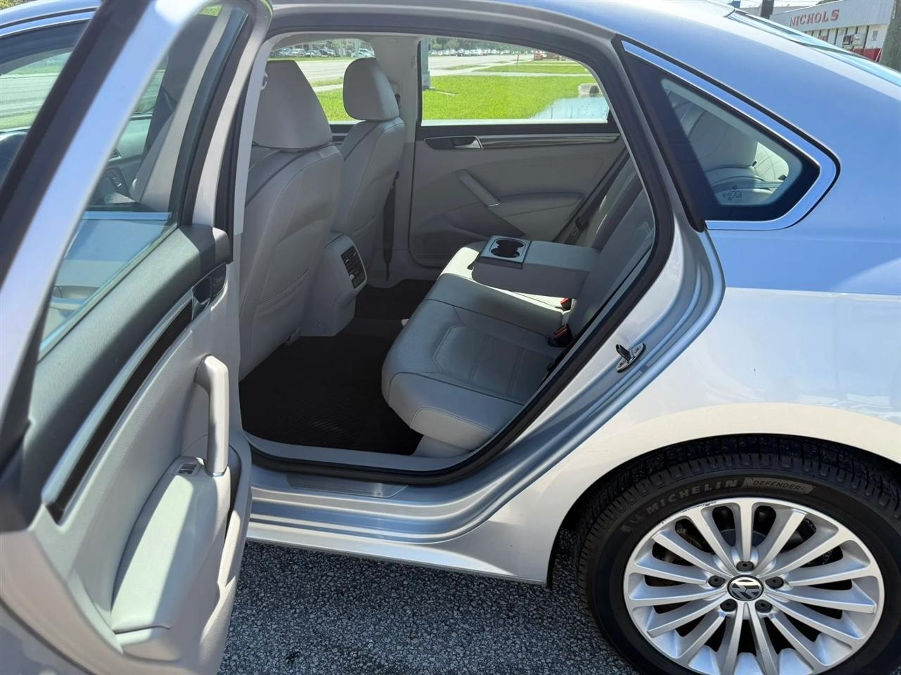 Volkswagen Passat SE PZEV 6A 2016