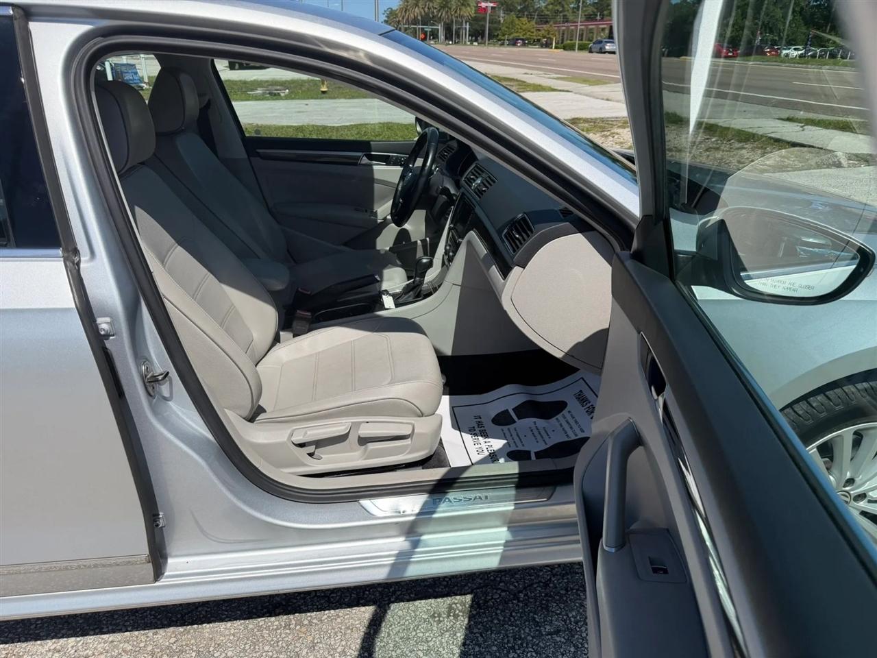 Volkswagen Passat SE PZEV 6A 2016