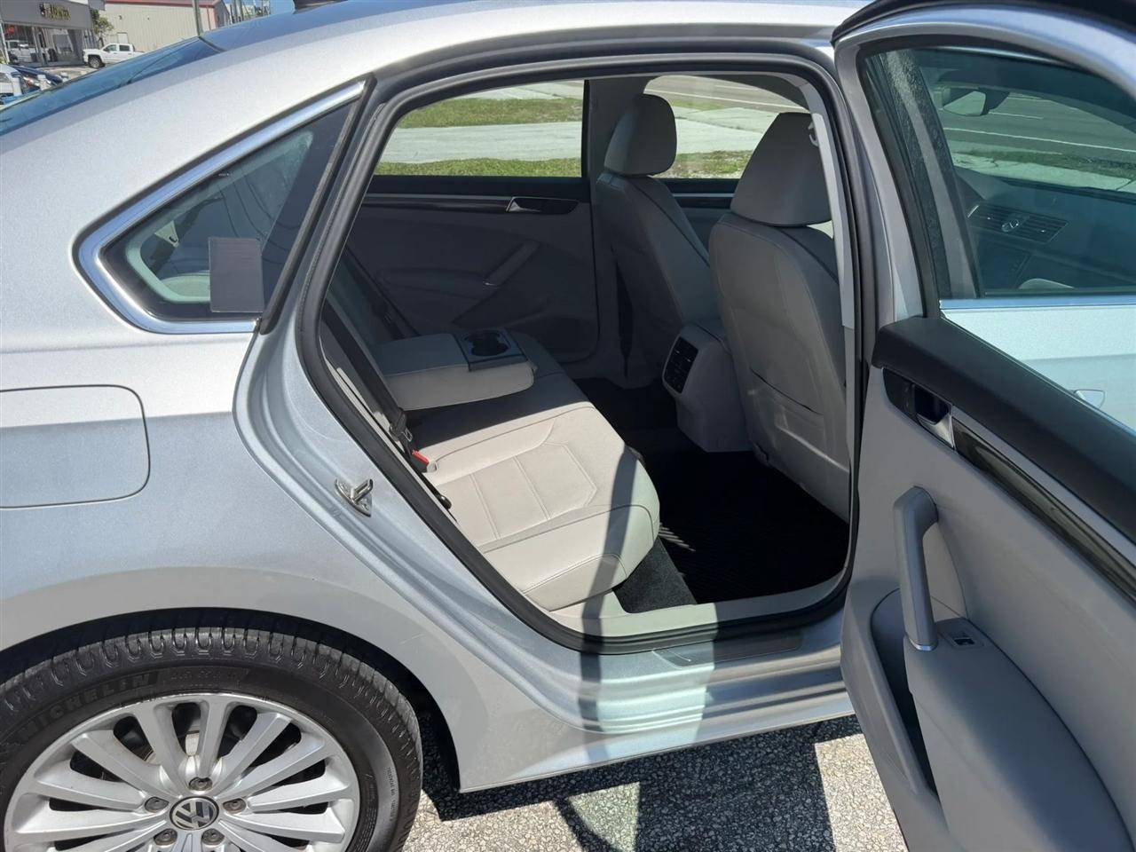 Volkswagen Passat SE PZEV 6A 2016