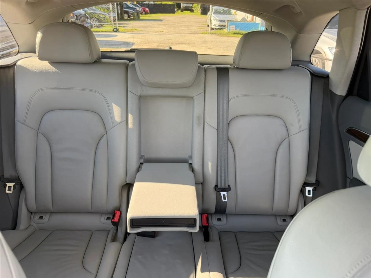 Audi Q5 2.0T Premium quattro 2016