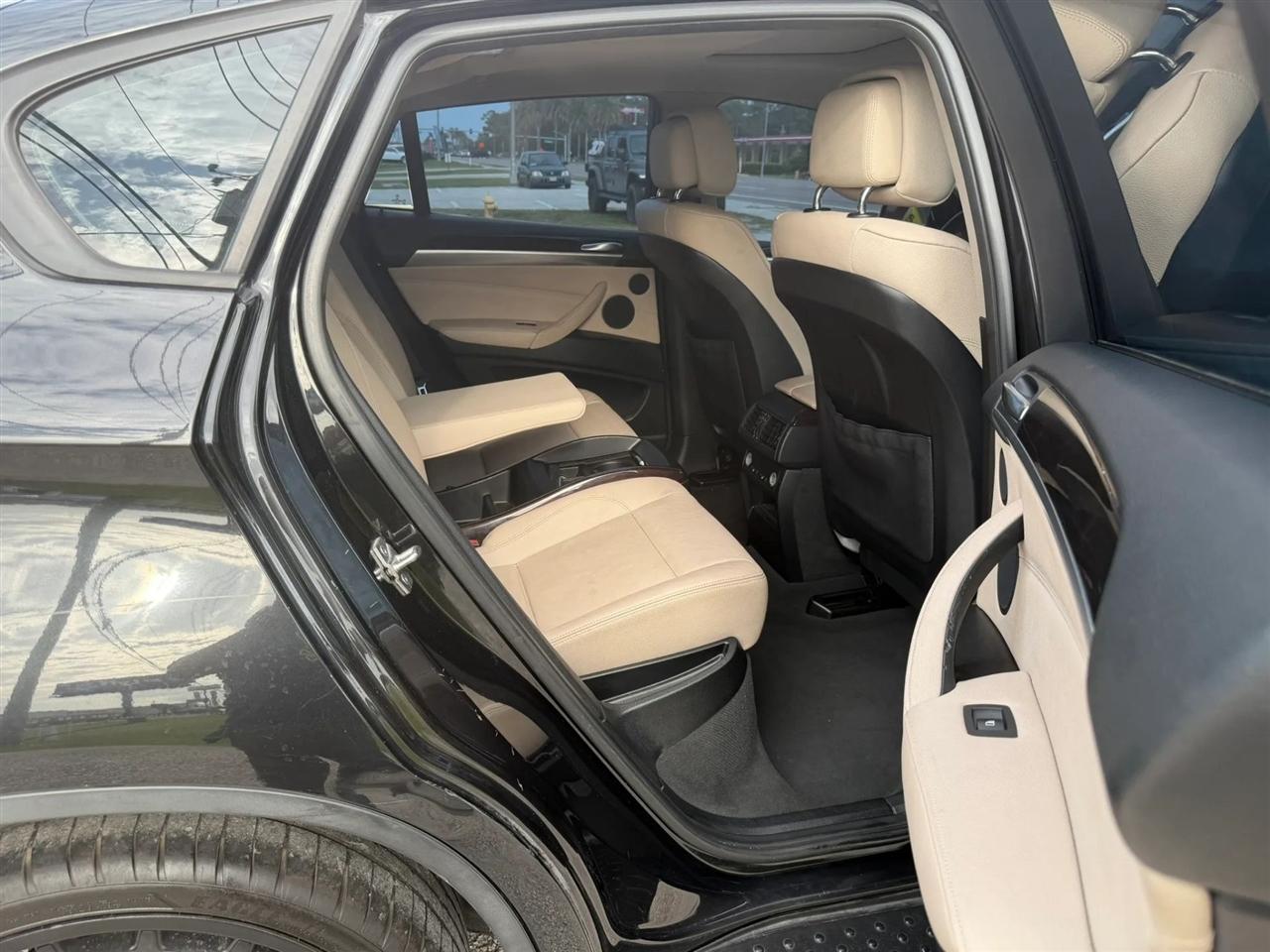 BMW X6 xDrive35i 2011