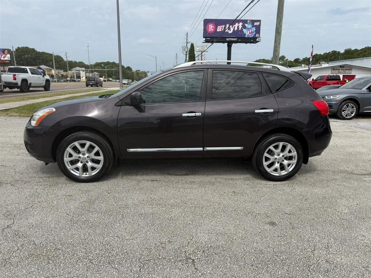Nissan Rogue SV FWD 2013