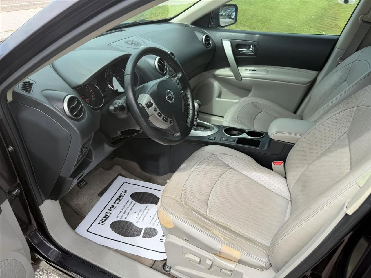 Nissan Rogue SV FWD 2013