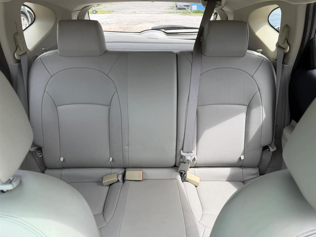 Nissan Rogue SV FWD 2013