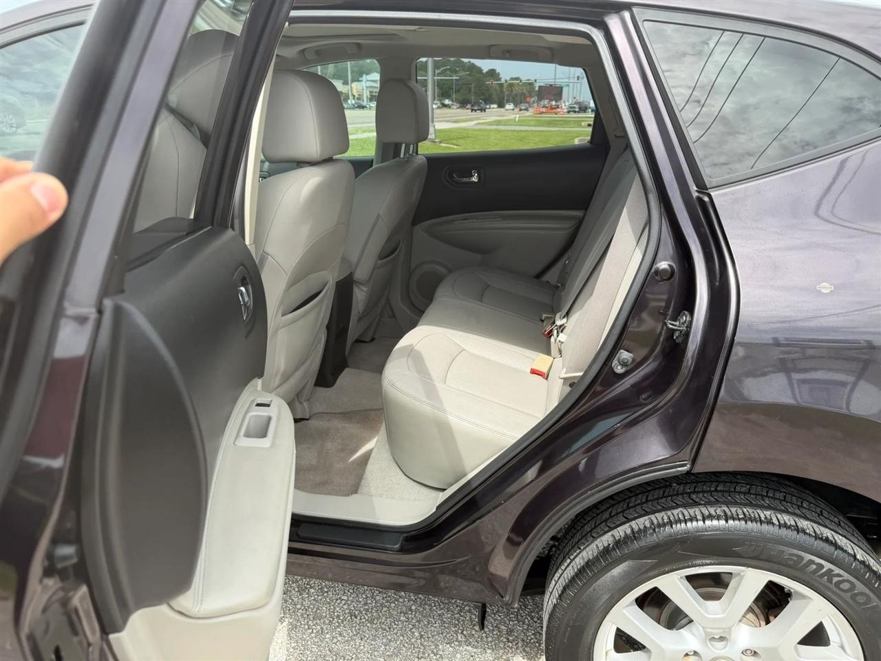 Nissan Rogue SV FWD 2013