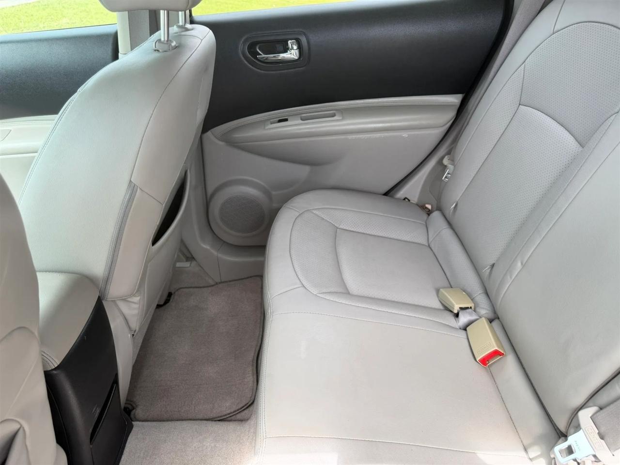 Nissan Rogue SV FWD 2013