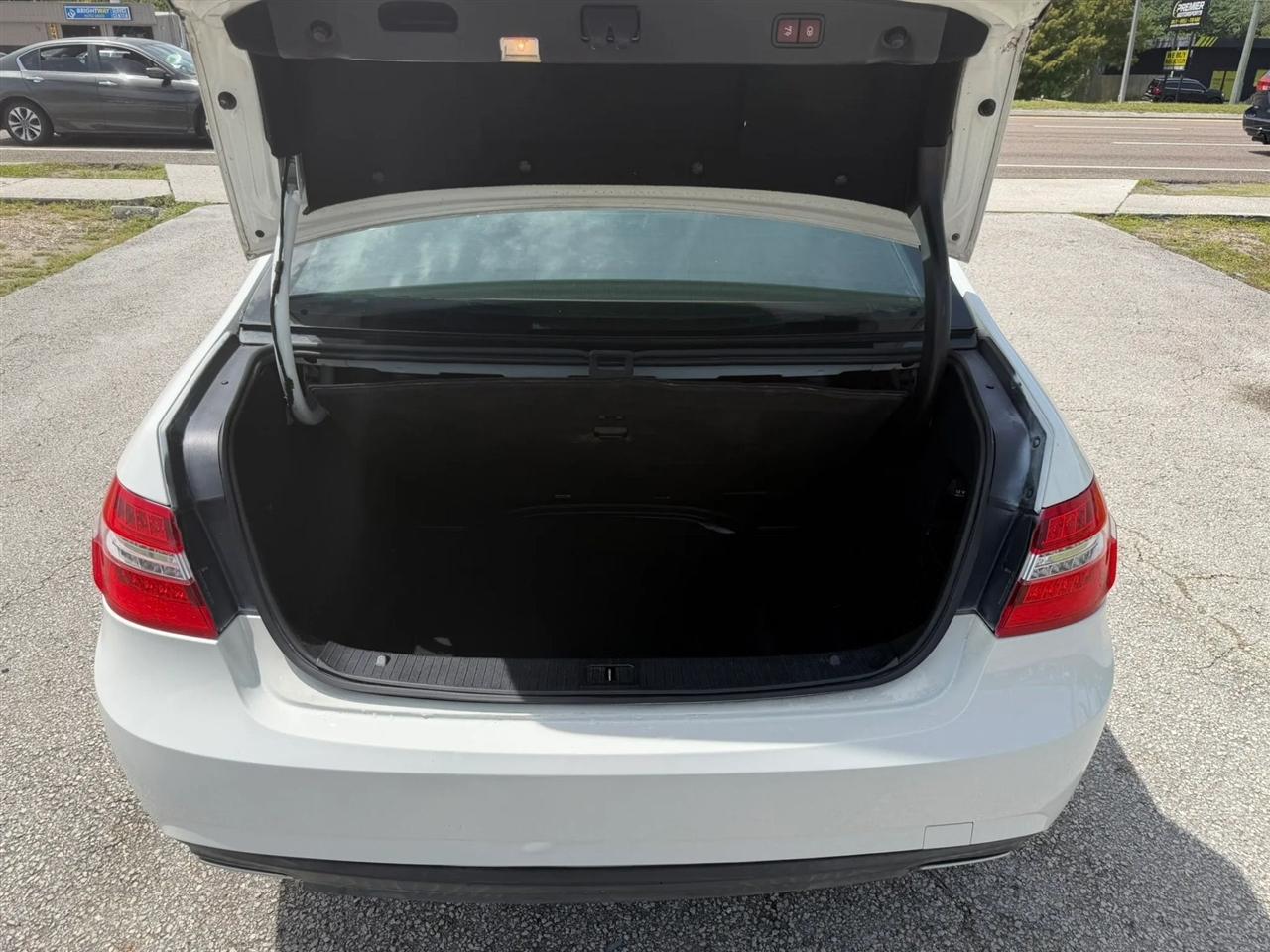 Mercedes-Benz E-Class E350 Sedan 2010