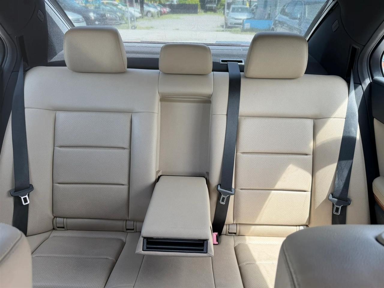 Mercedes-Benz E-Class E350 Sedan 2010