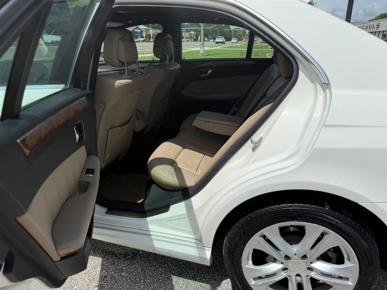 Mercedes-Benz E-Class E350 Sedan 2010