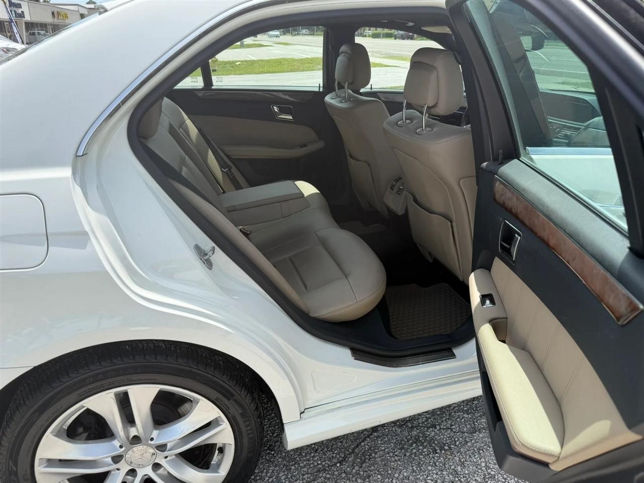 Mercedes-Benz E-Class E350 Sedan 2010