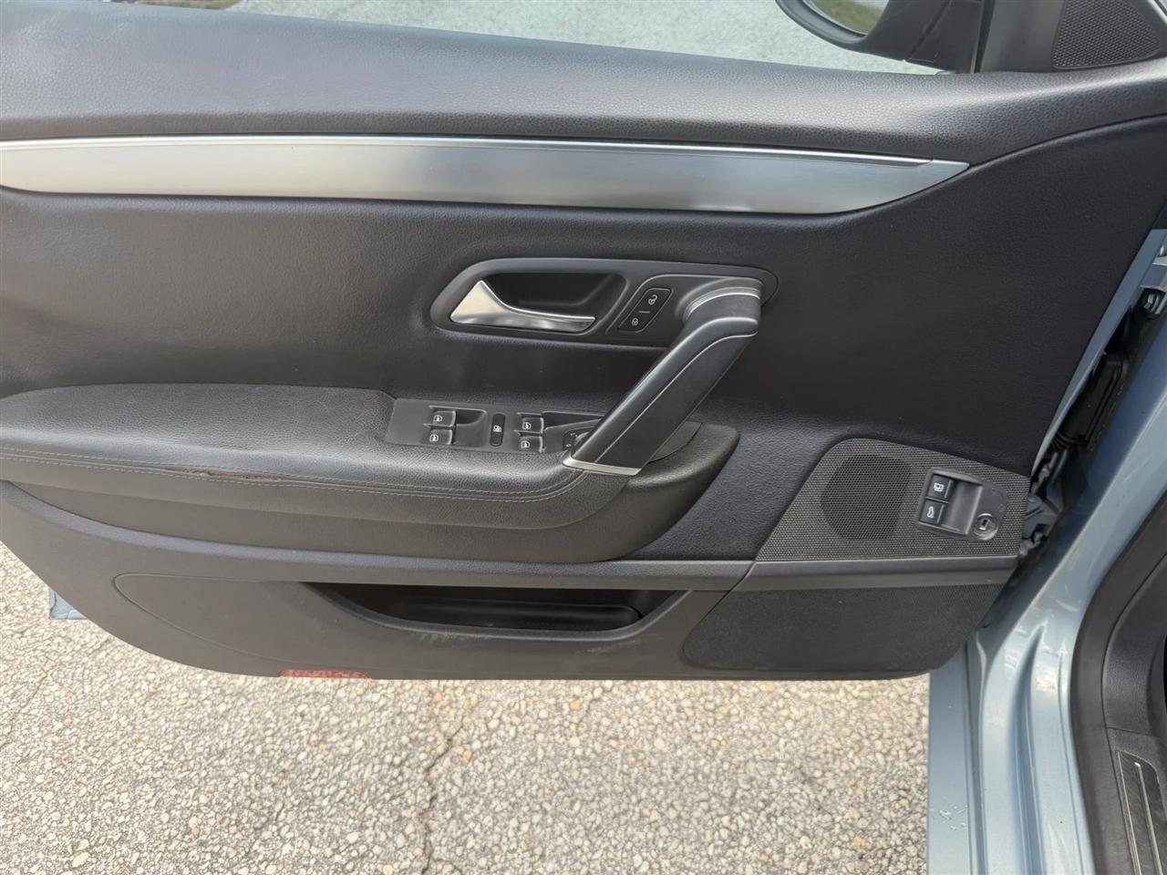 Volkswagen CC Lux PZEV 2013
