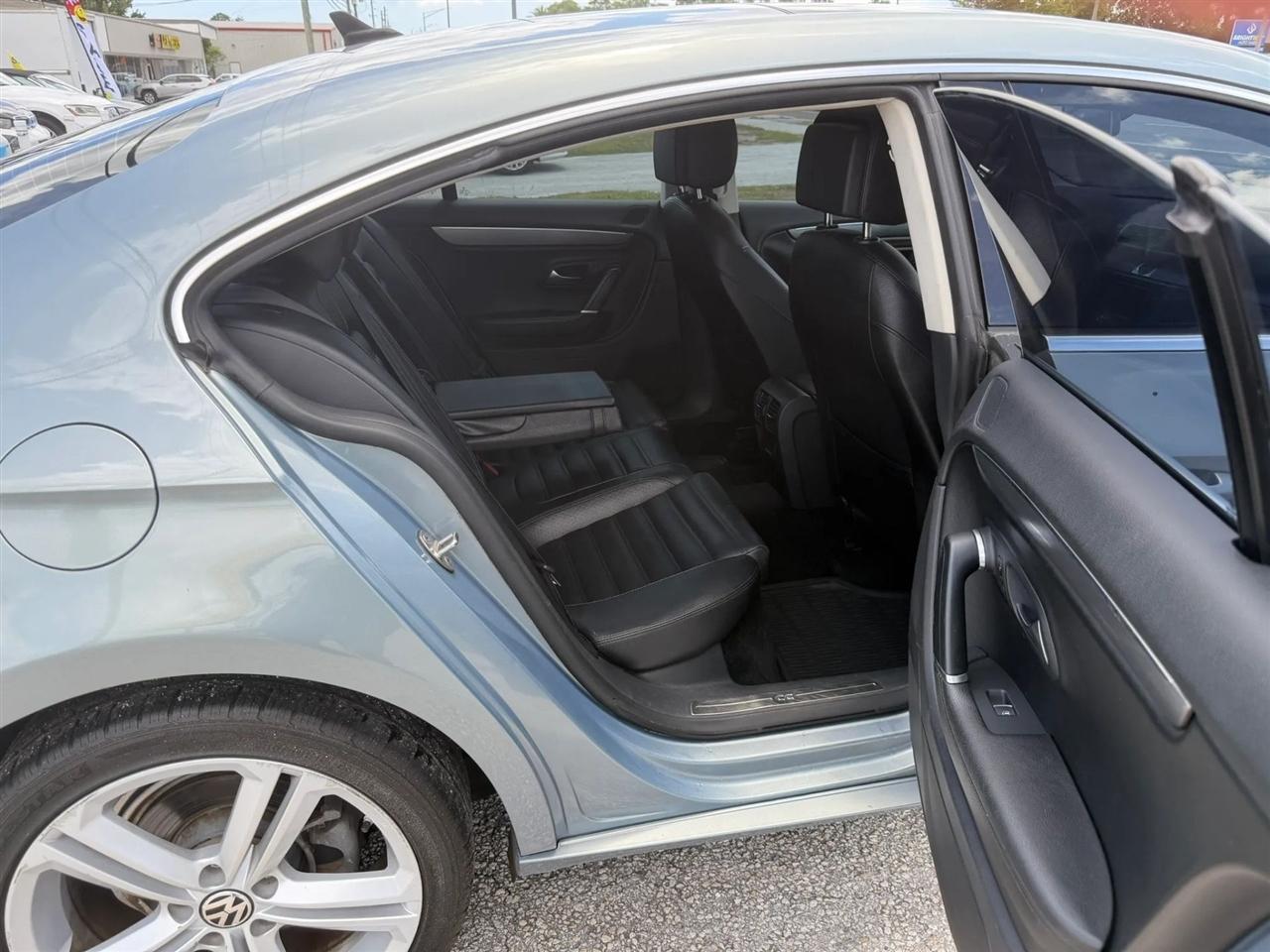 Volkswagen CC Lux PZEV 2013