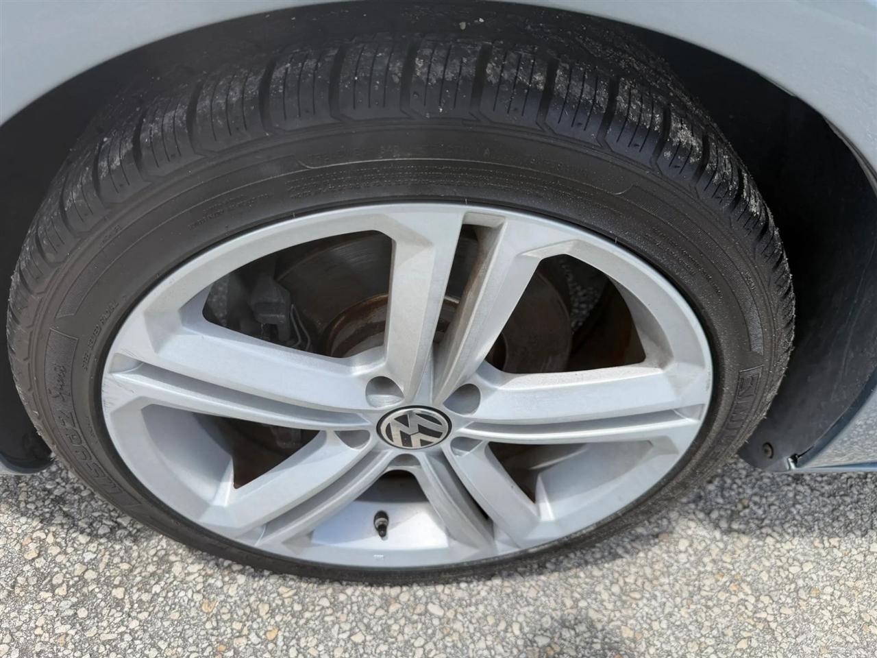 Volkswagen CC Lux PZEV 2013