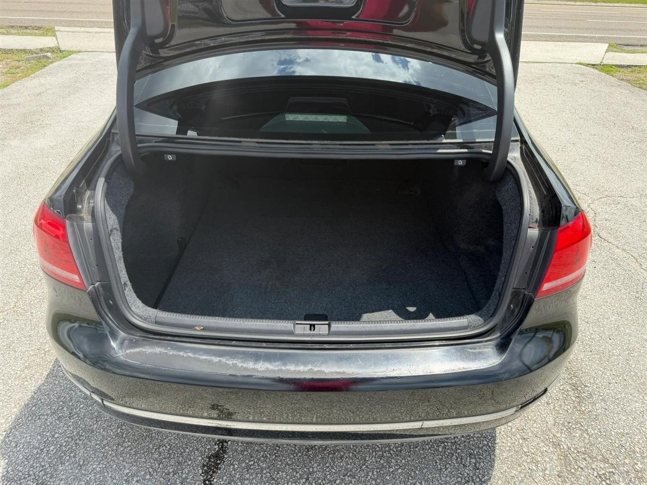 Volkswagen Passat 1.8T SEL Premium AT PZEV 2014