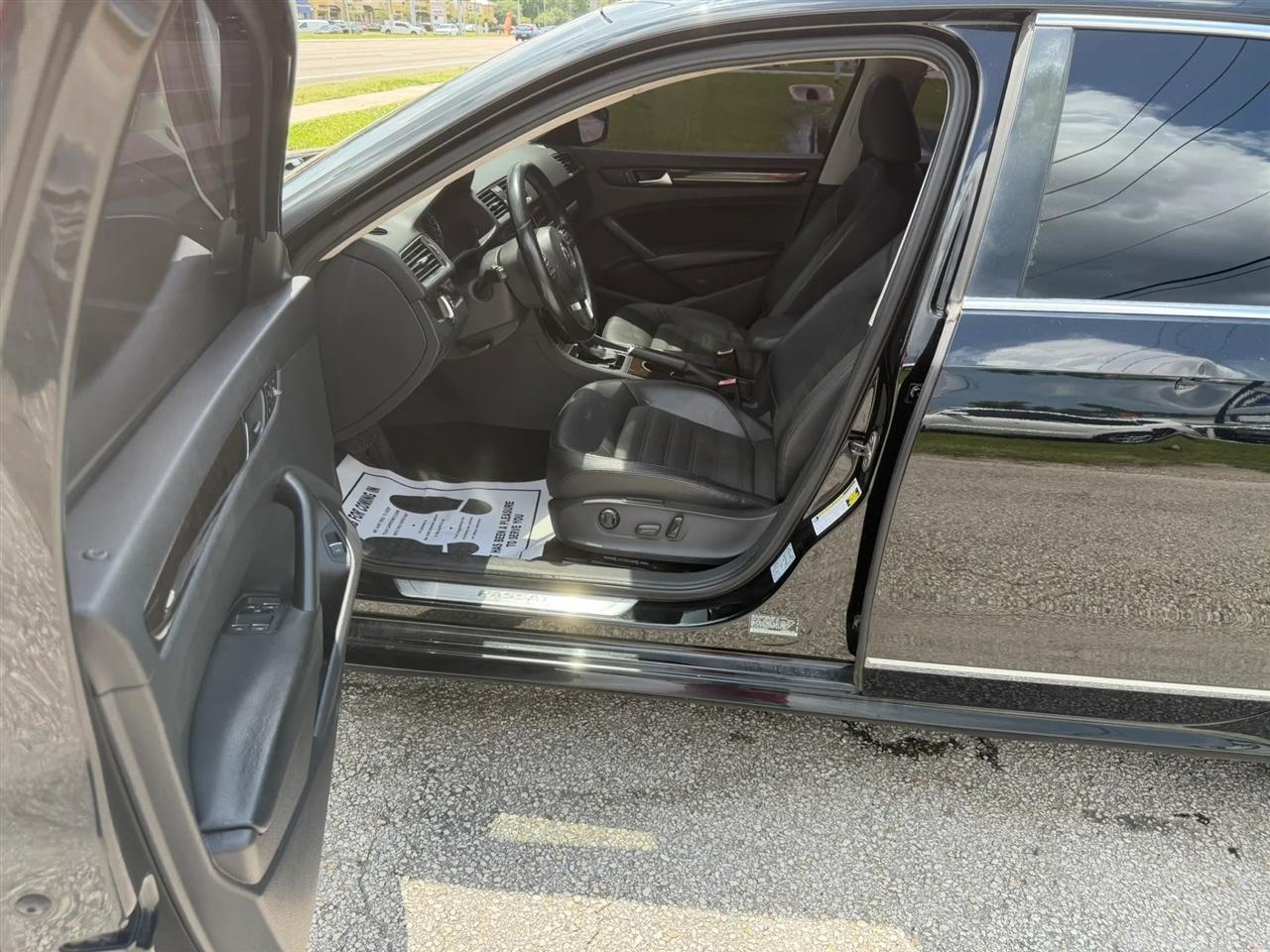 Volkswagen Passat 1.8T SEL Premium AT PZEV 2014