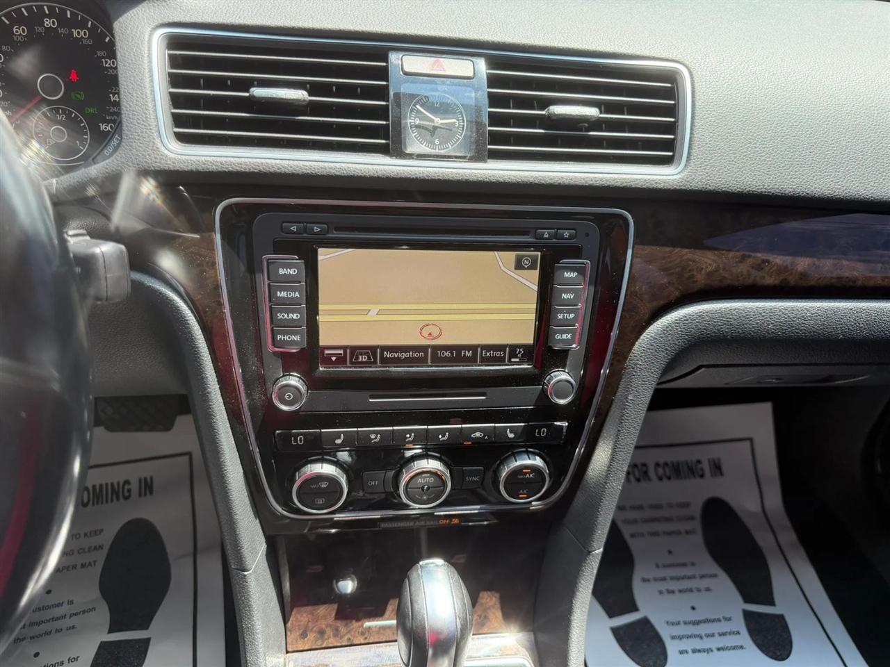 Volkswagen Passat 1.8T SEL Premium AT PZEV 2014