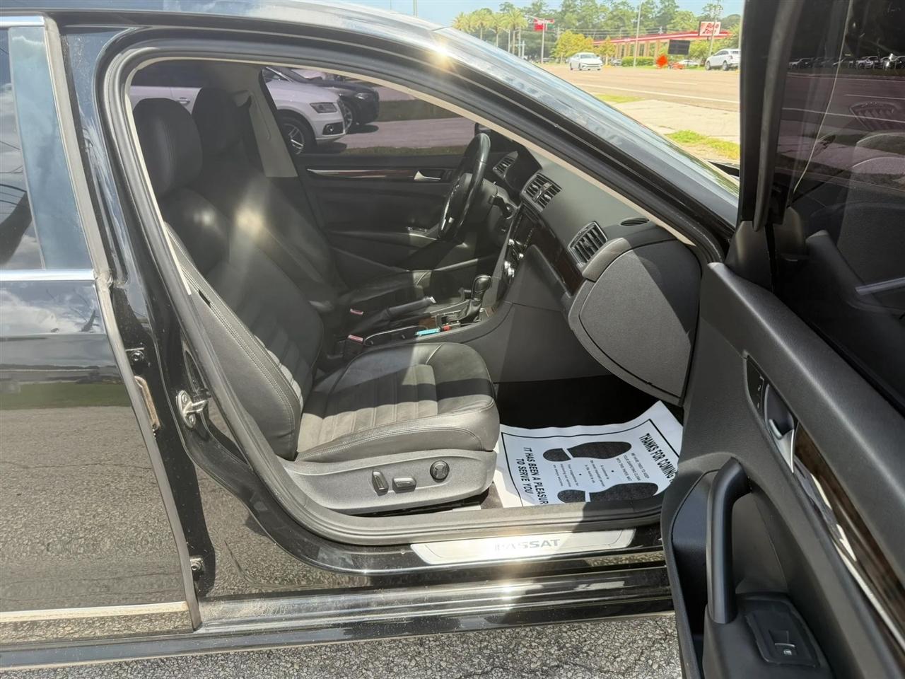 Volkswagen Passat 1.8T SEL Premium AT PZEV 2014
