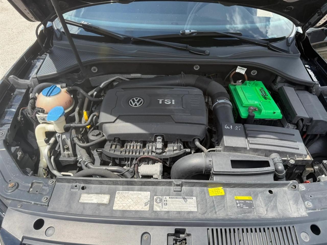 Volkswagen Passat 1.8T SEL Premium AT PZEV 2014