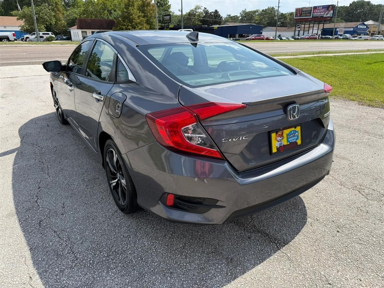 Honda Civic Touring Sedan CVT 2016