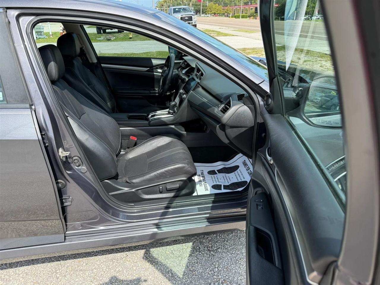 Honda Civic Touring Sedan CVT 2016