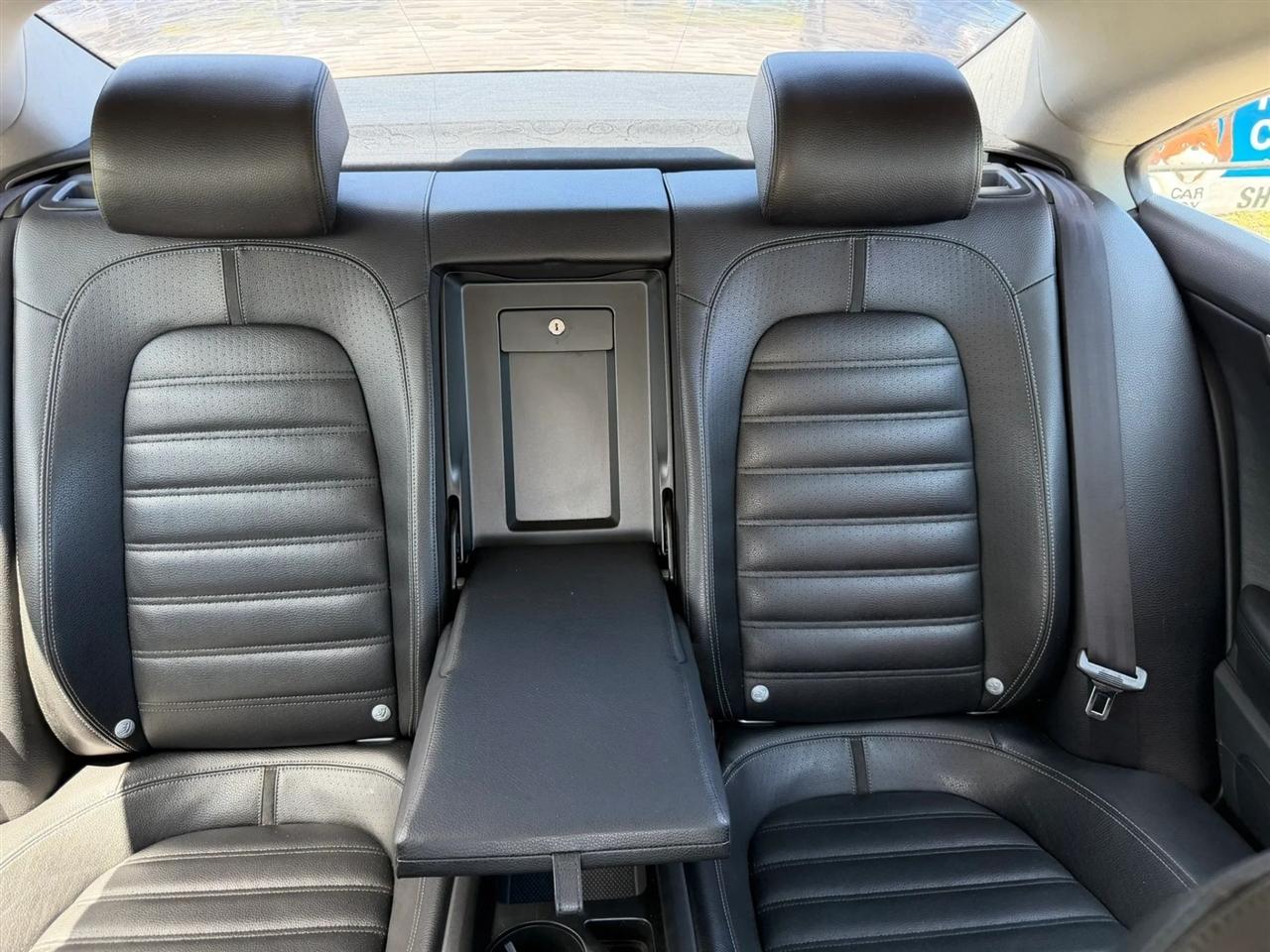 Volkswagen CC Sport PZEV 2011
