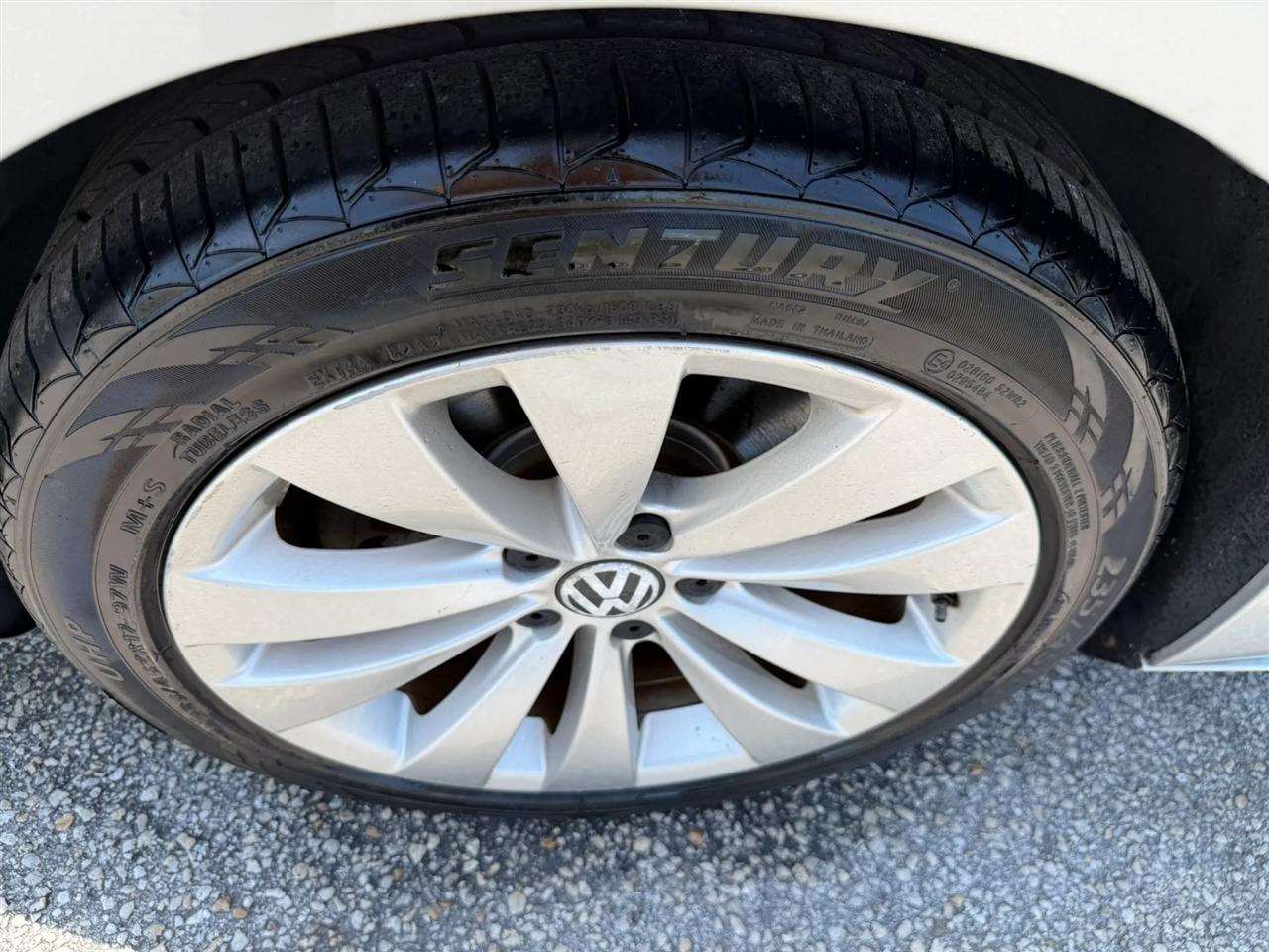 Volkswagen CC Sport PZEV 2011