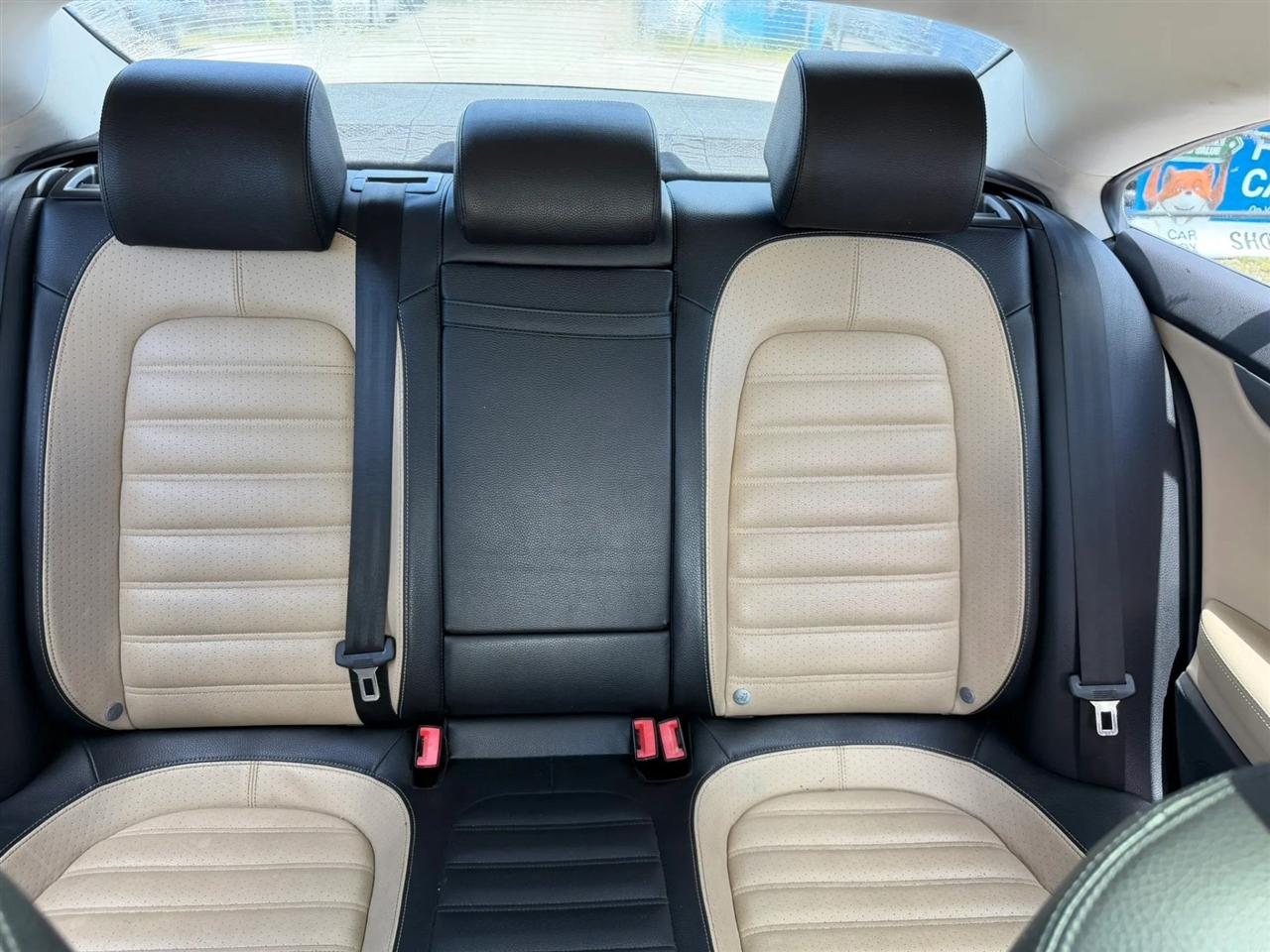 Volkswagen CC Lux PZEV 2013