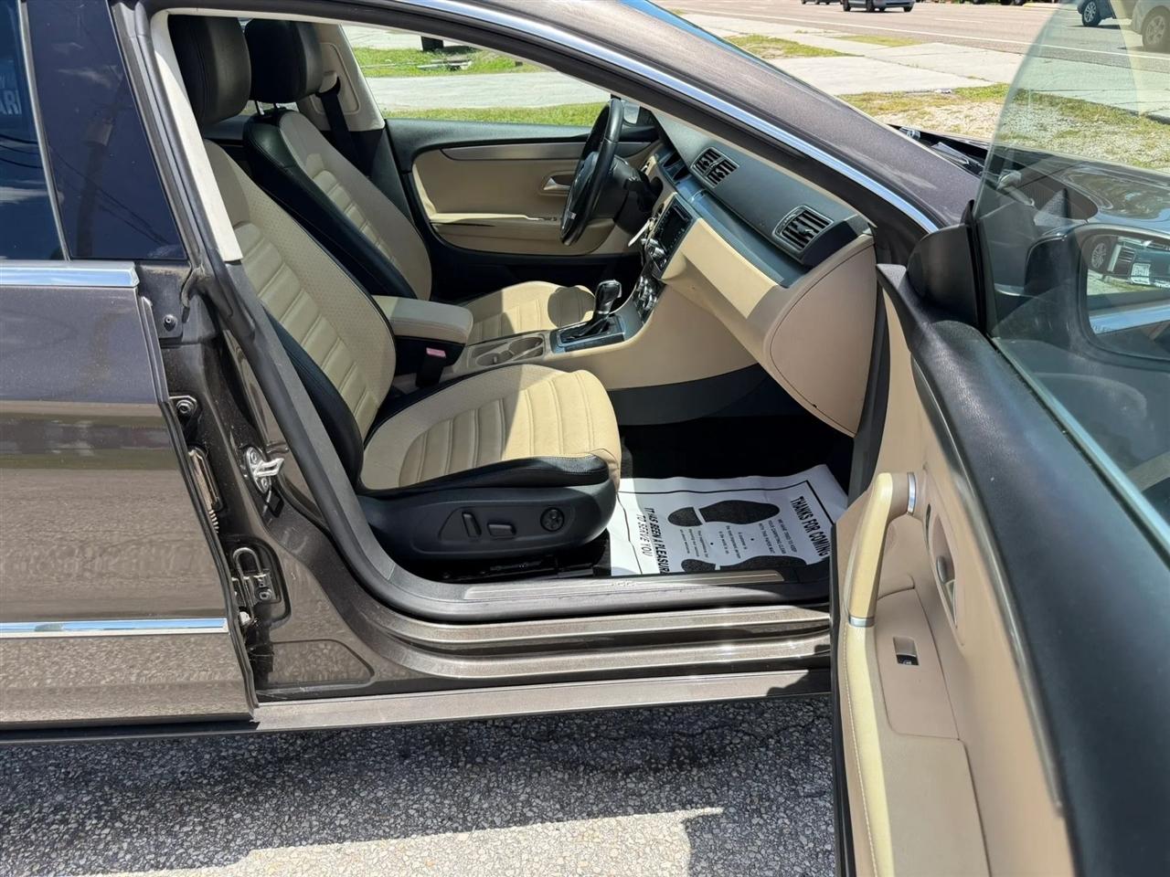 Volkswagen CC Lux PZEV 2013