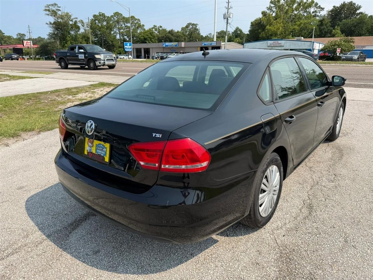 Volkswagen Passat 1.8T S AT 2014