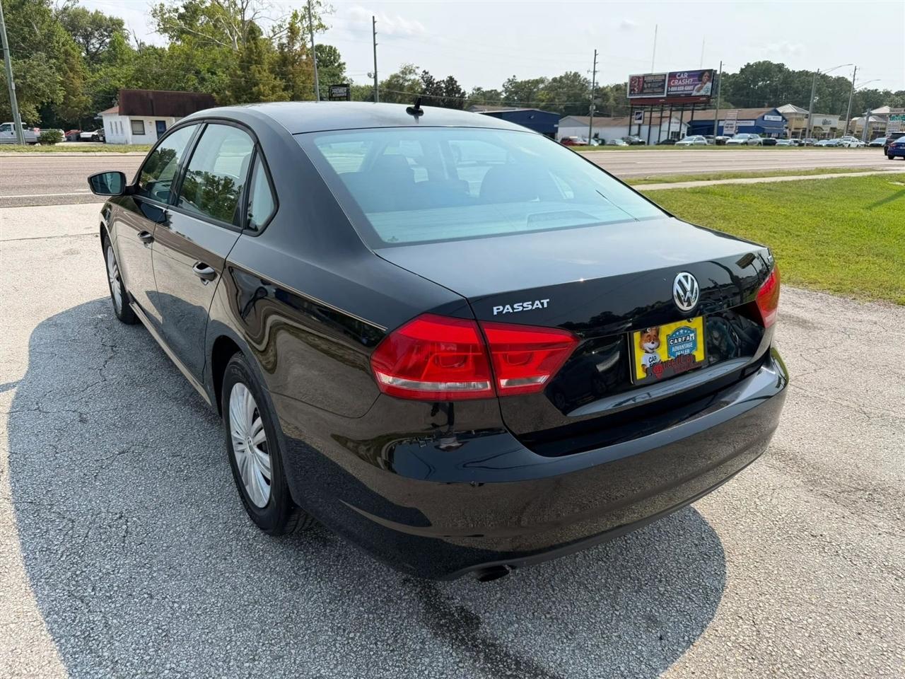 Volkswagen Passat 1.8T S AT 2014