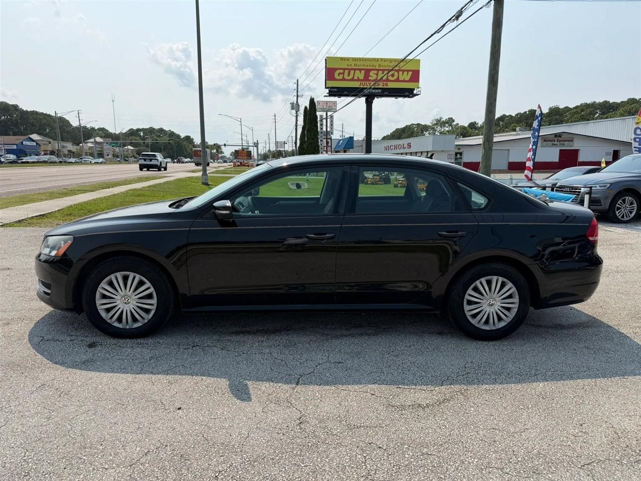 Volkswagen Passat 1.8T S AT 2014