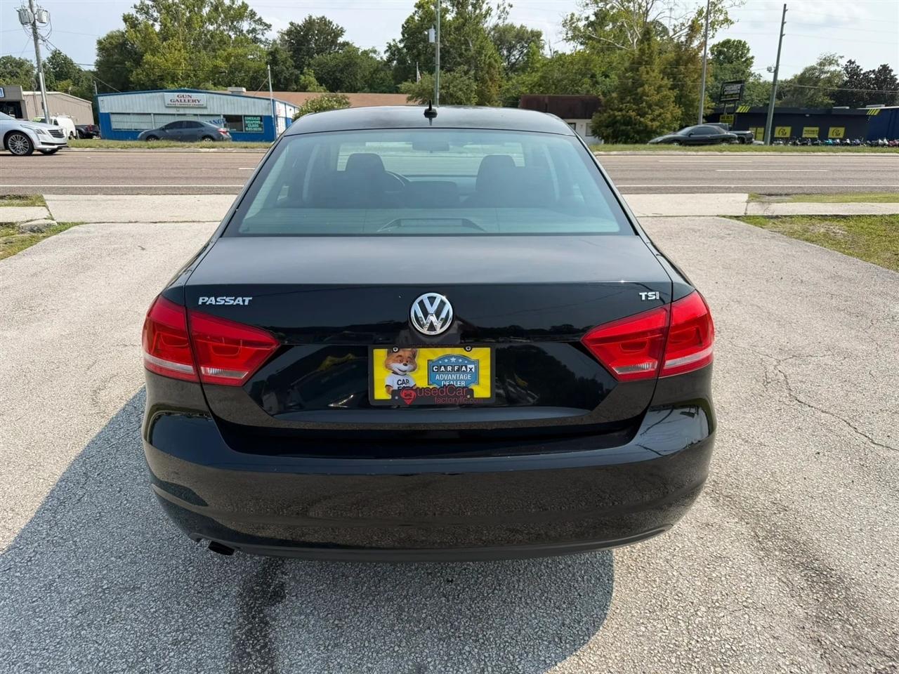 Volkswagen Passat 1.8T S AT 2014