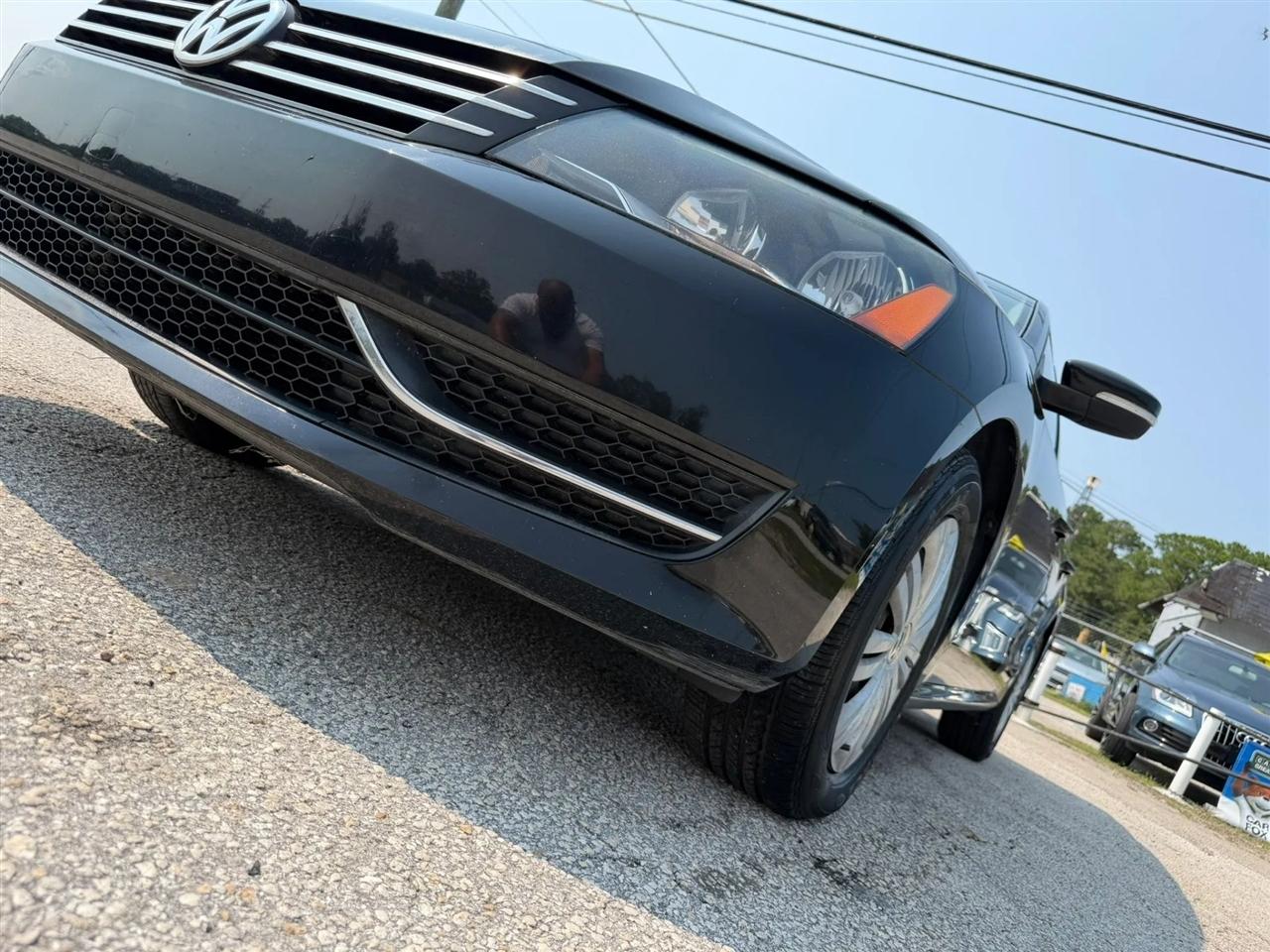 Volkswagen Passat 1.8T S AT 2014
